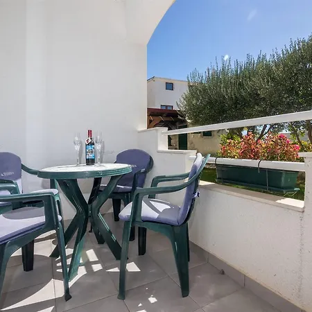 Meri Apartment Tice